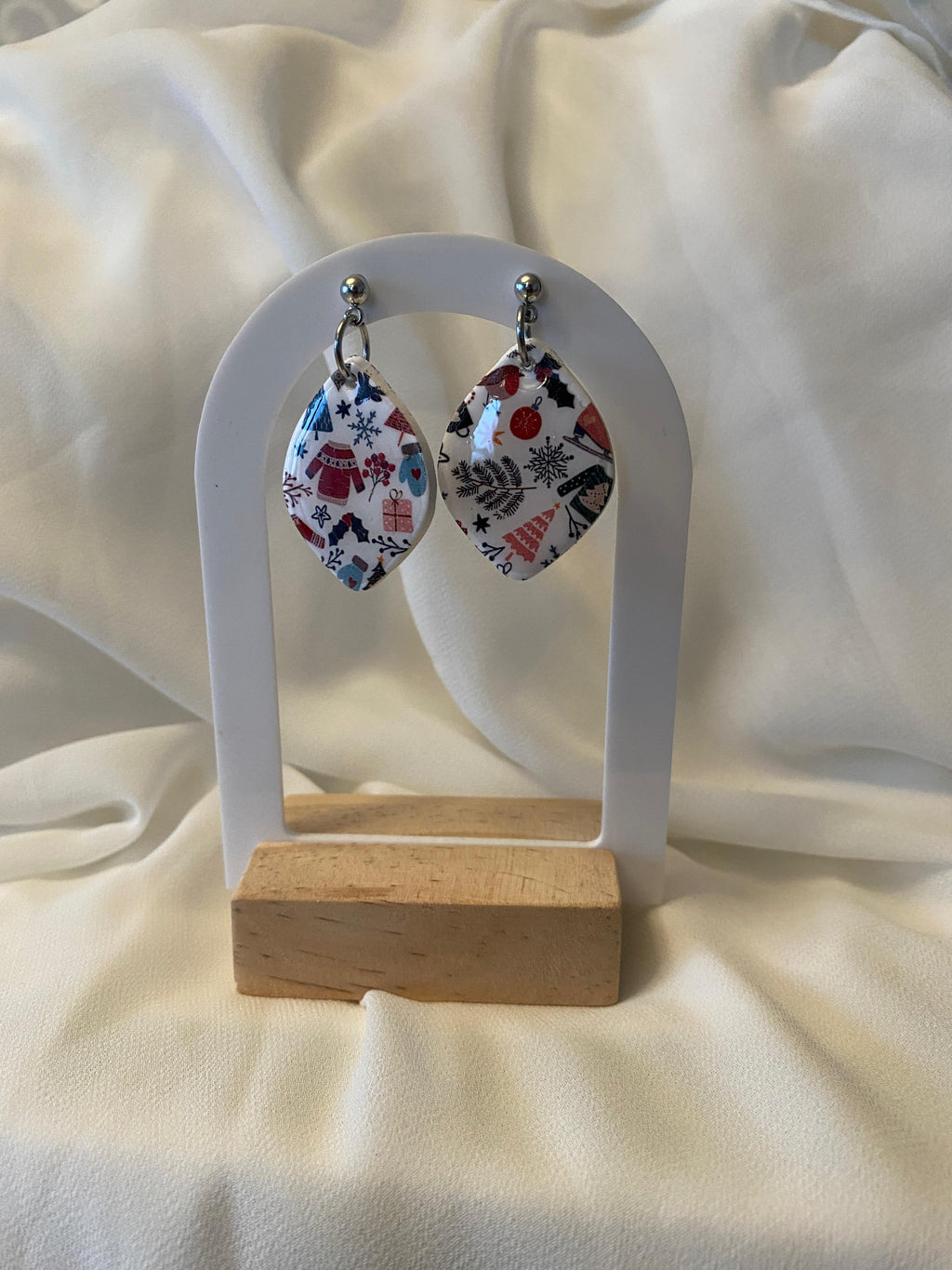 White Christmas oval