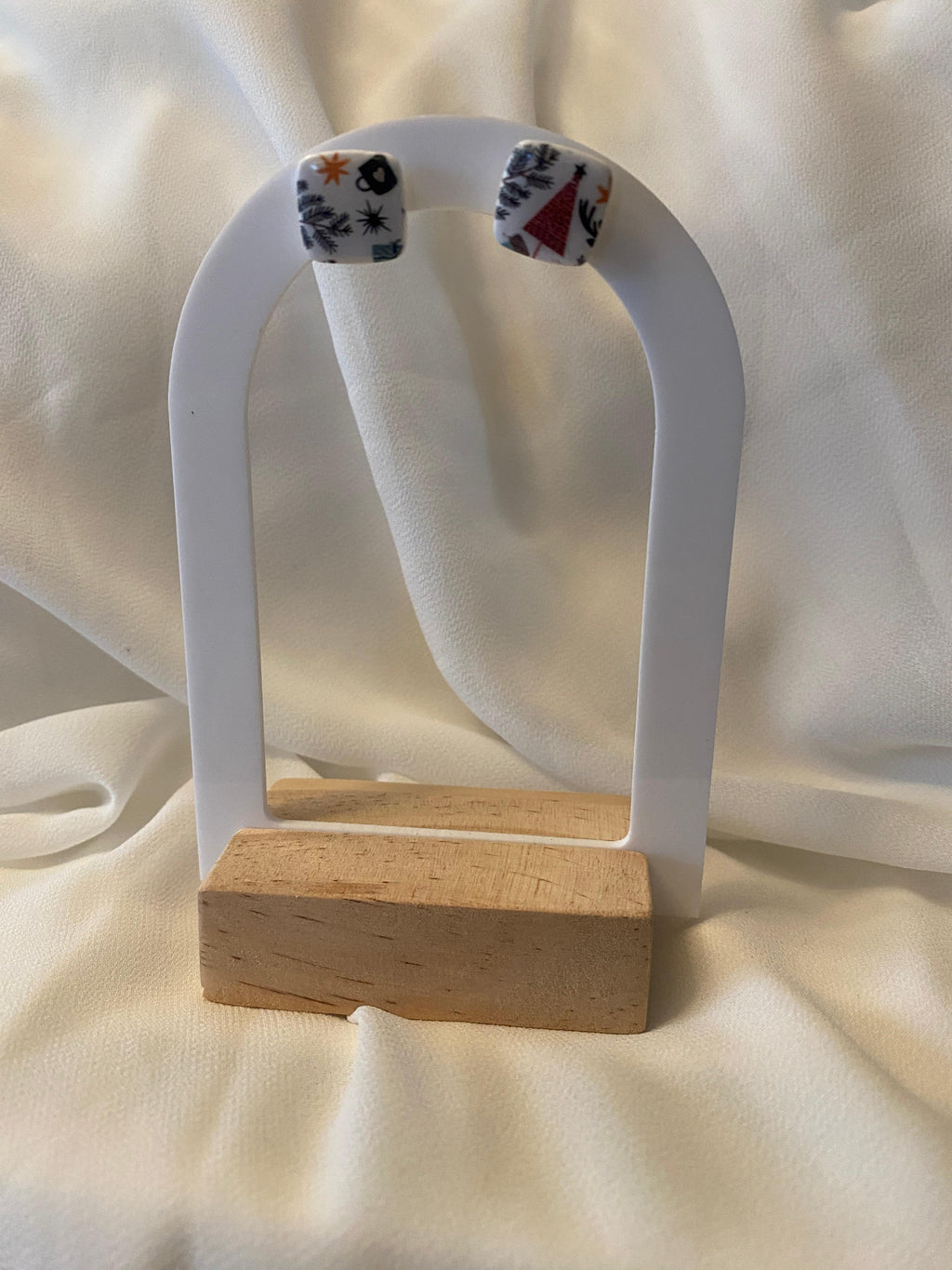 White Christmas stud