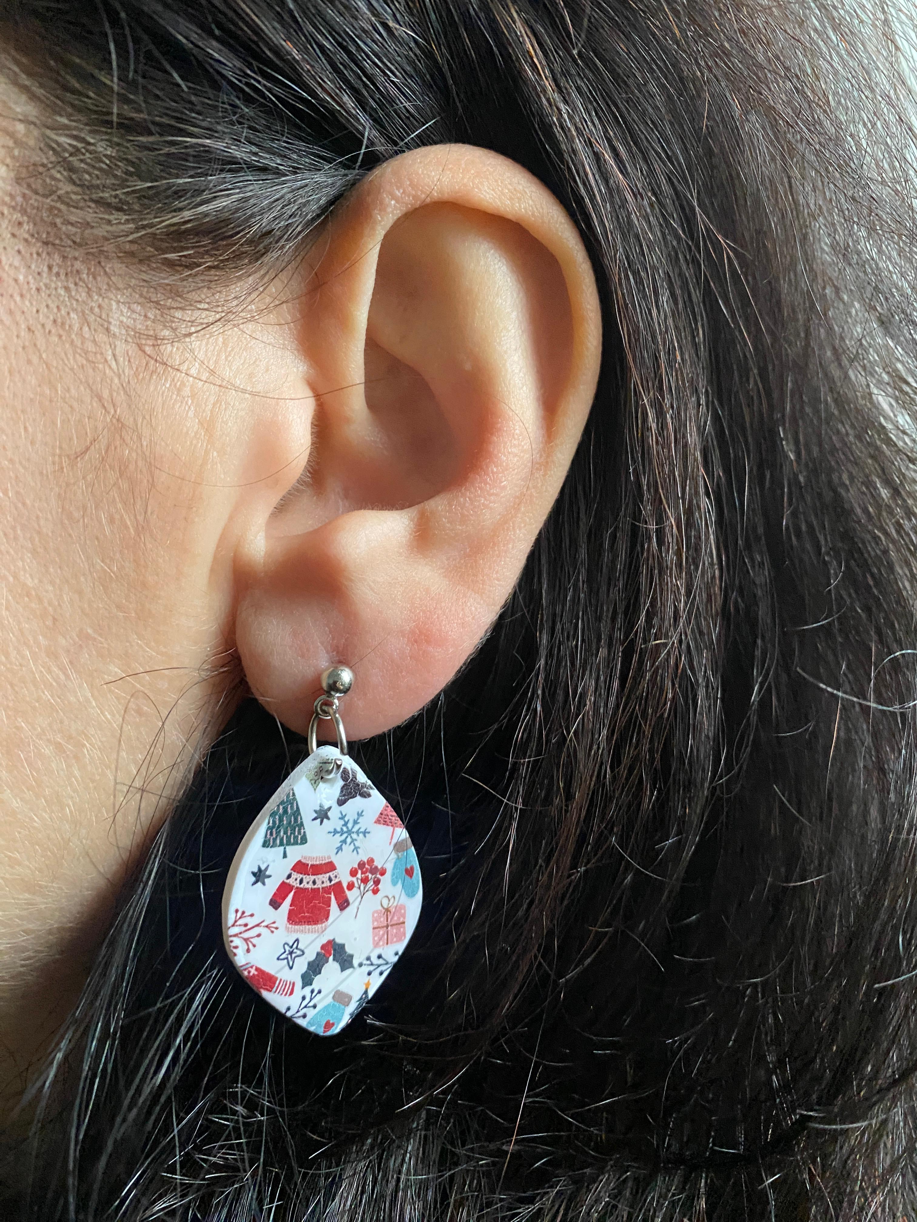 White Christmas oval