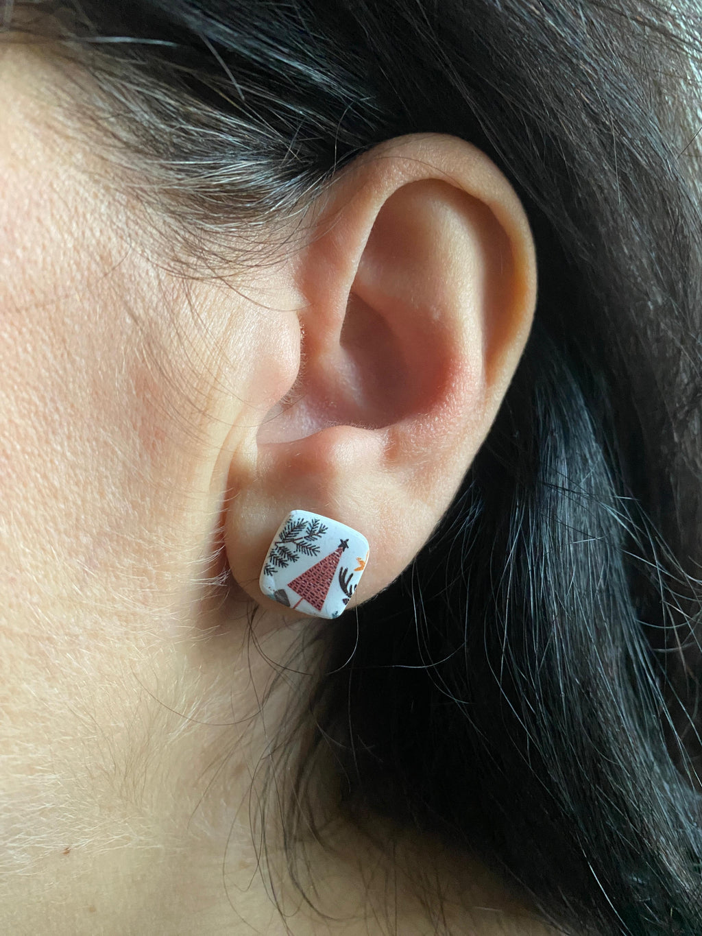 White Christmas stud